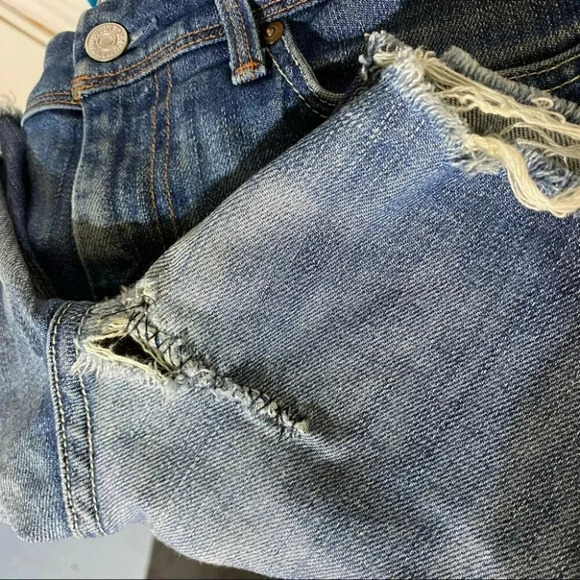 7 for all mankind 28 distressed jean shorts - Picture 7 of 7